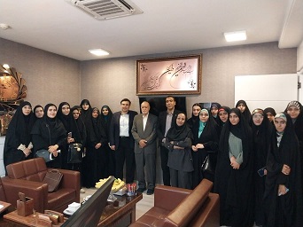 بازدید دانشجویان مؤسسه آموزش عالی آرمان رضوی از دارالترجمه 42 مشهد